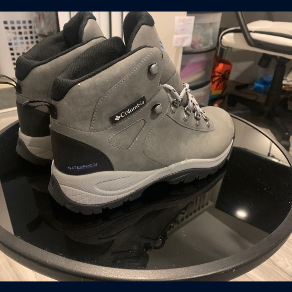 Brand new never worn boots! Women’s size 9.